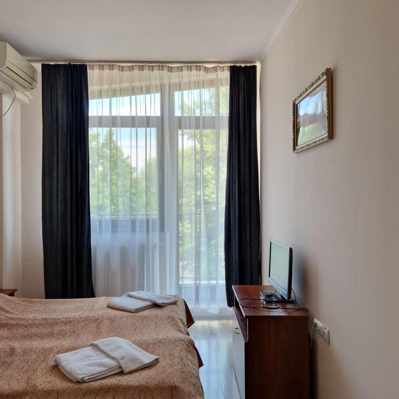Hotel Helikon Yanoshi エクステリア 写真